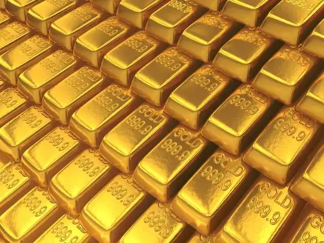美元走弱叠加通胀预期，黄金日线支撑与小时破位博弈